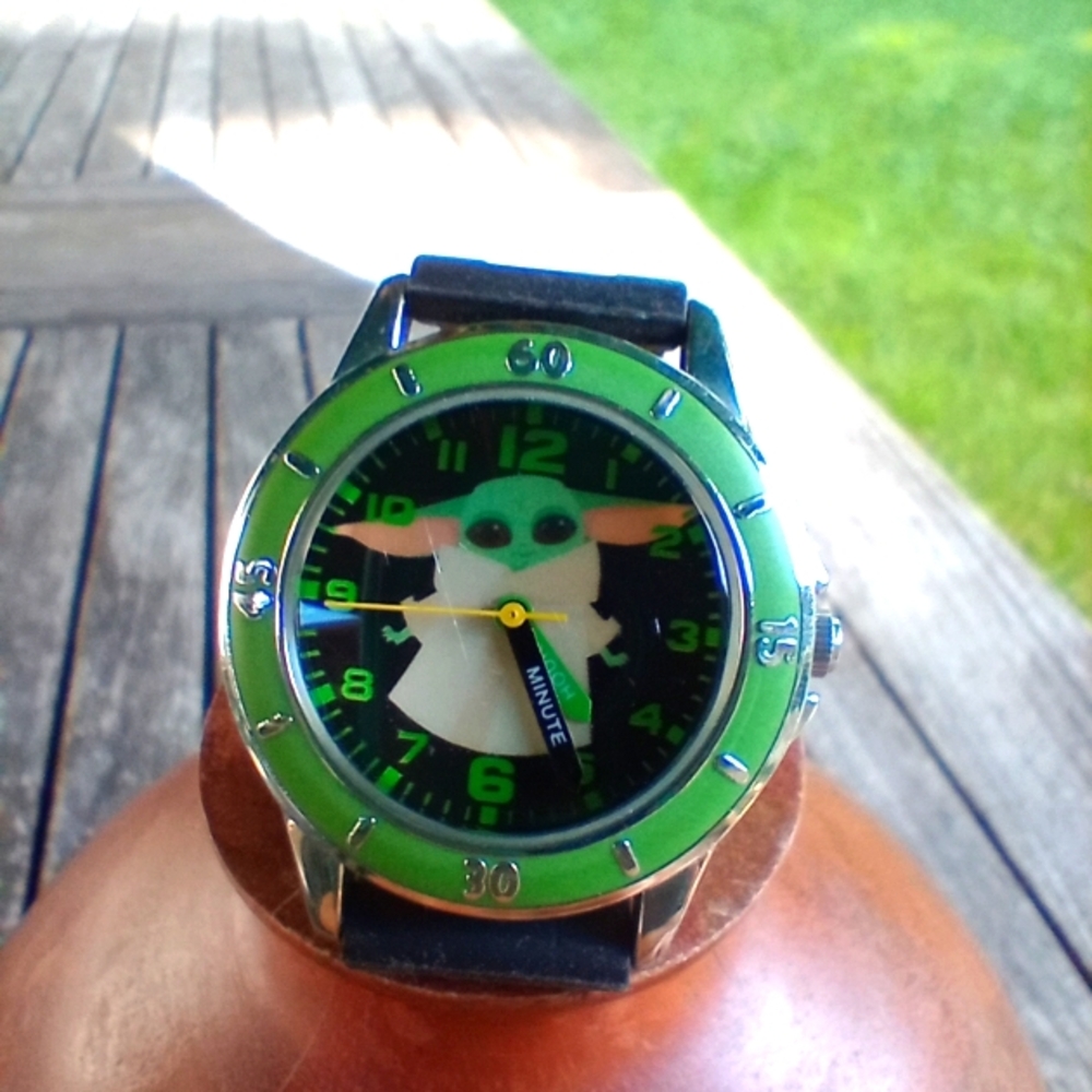 Star Wars Madalorian baby Yoda watch